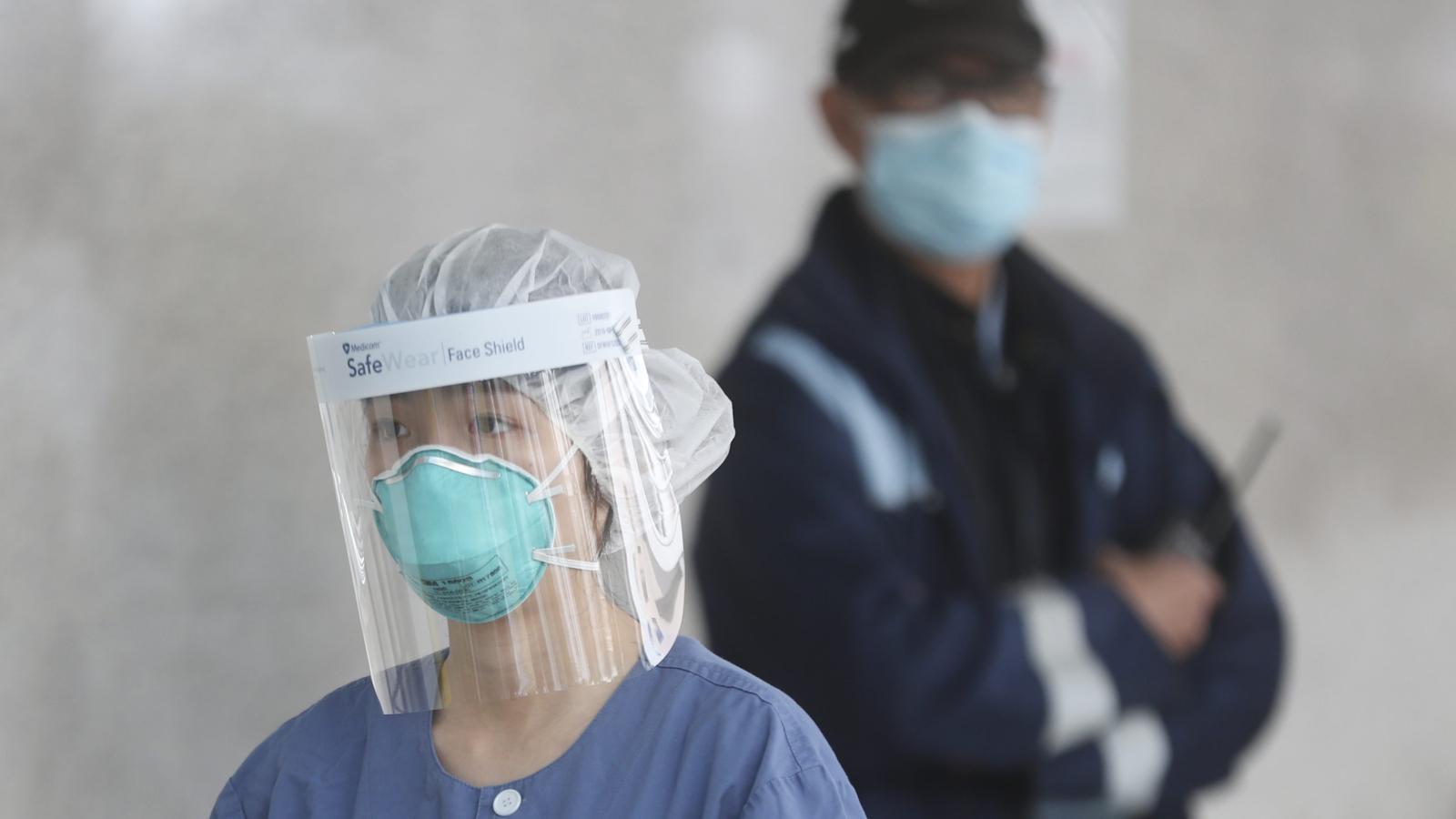 Face shields AND face masks now mandatory on Qatar Airways