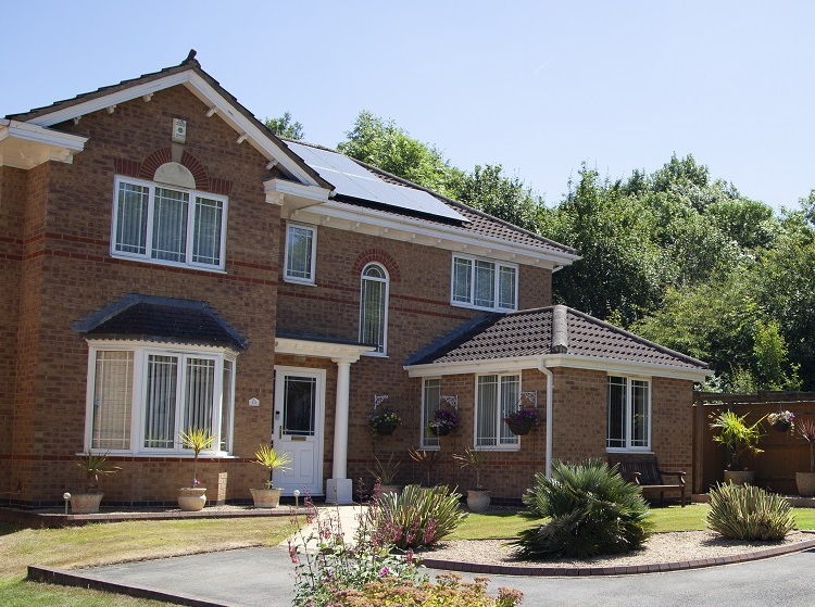 large detached house double garage 750x560 1