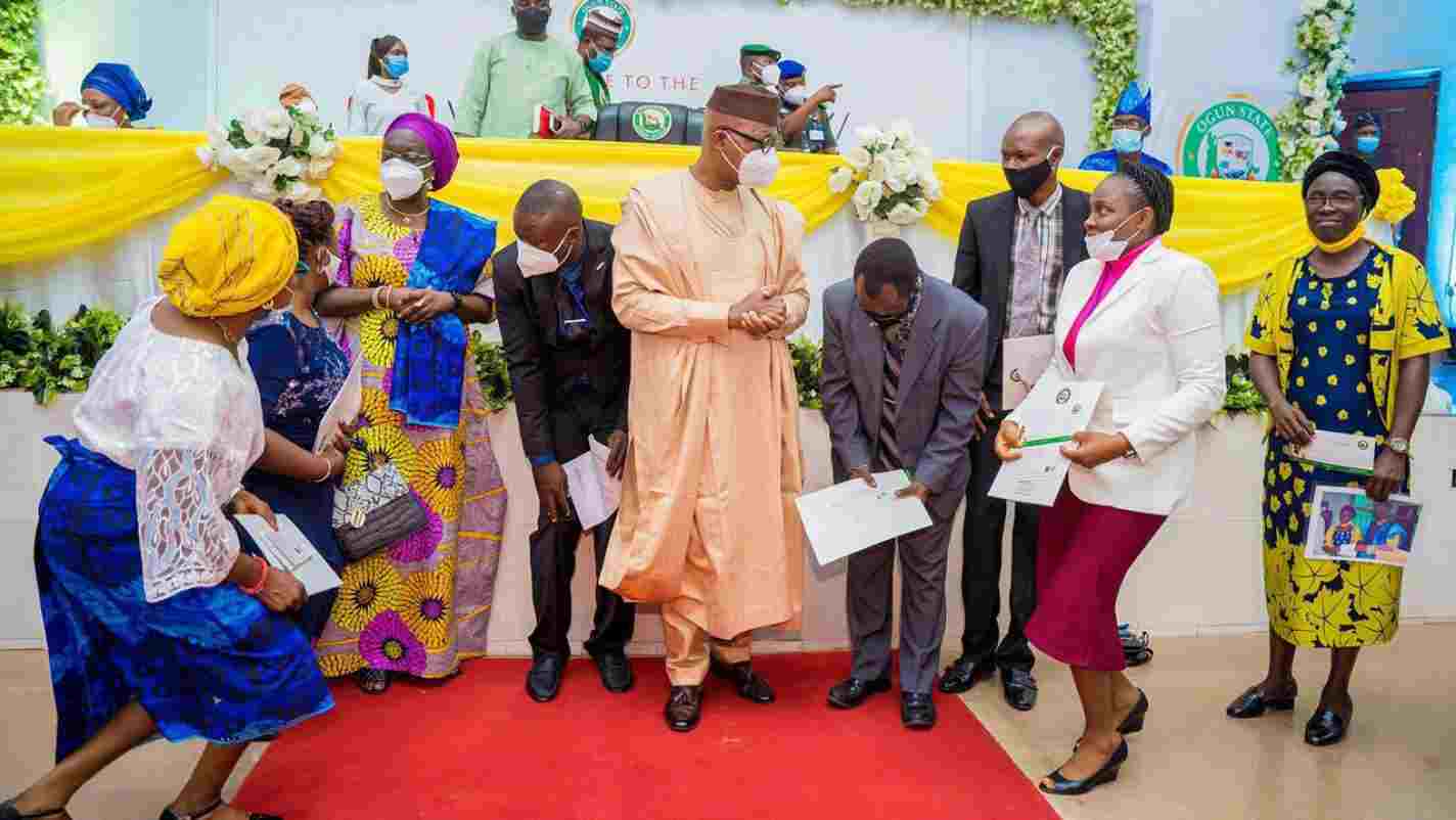 Abiodun rewards teachers with cash, house on World Teachers’ Day