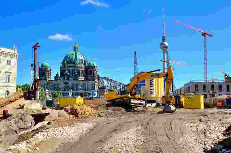 German construction workers threaten nationwide strike for higher pay