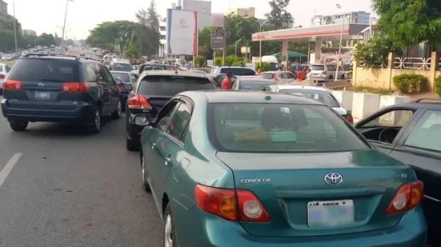Queues for petrol in Abuja