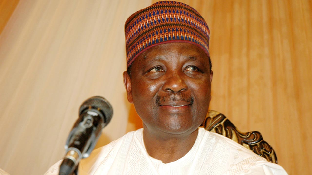 Gowon Urges FG to Reimburse States for Federal Road Projects