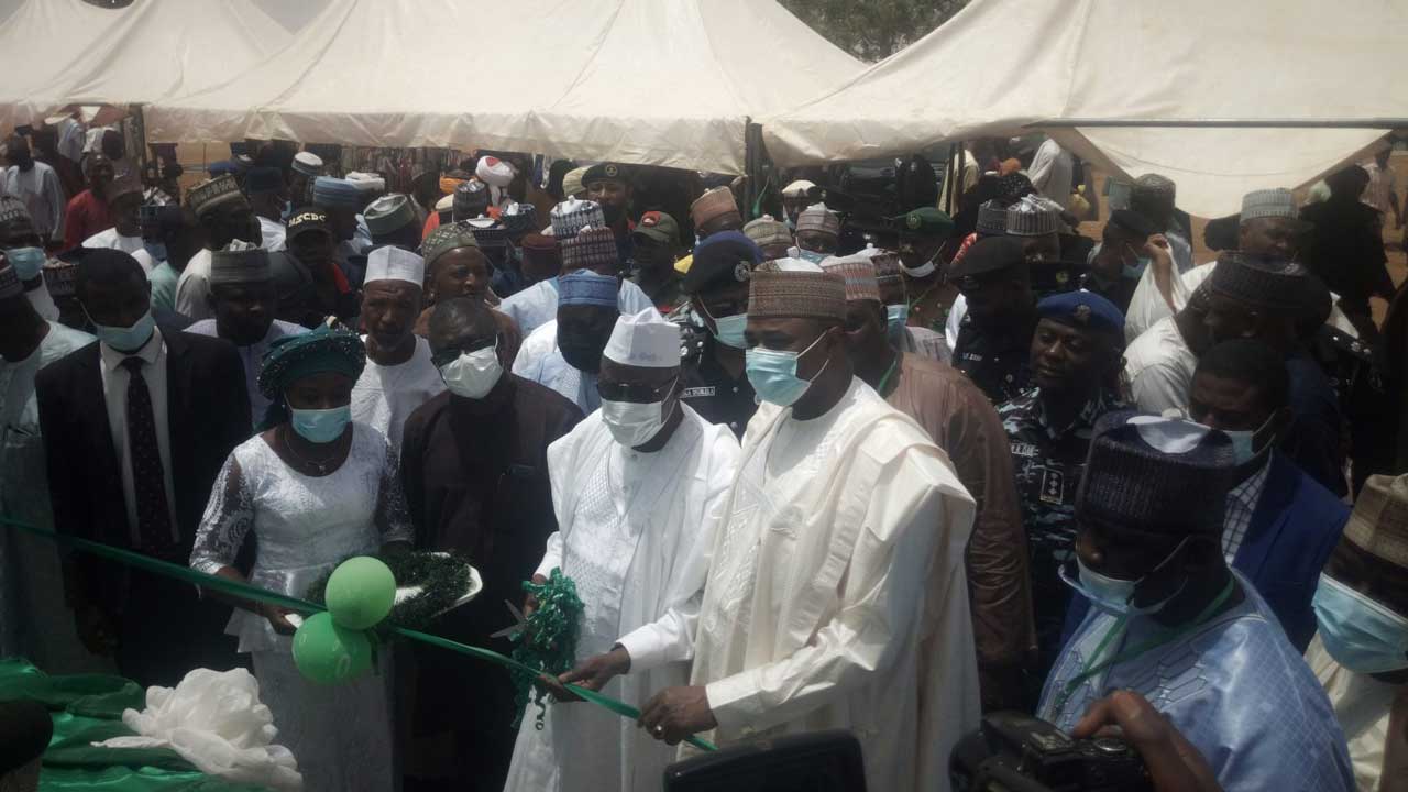 Buhari Commissions 80-unit Housing Project in Sokoto