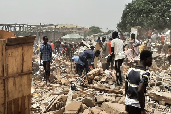 Residents, Scavengers Clash As FCTA Demolishes Illegal Structures