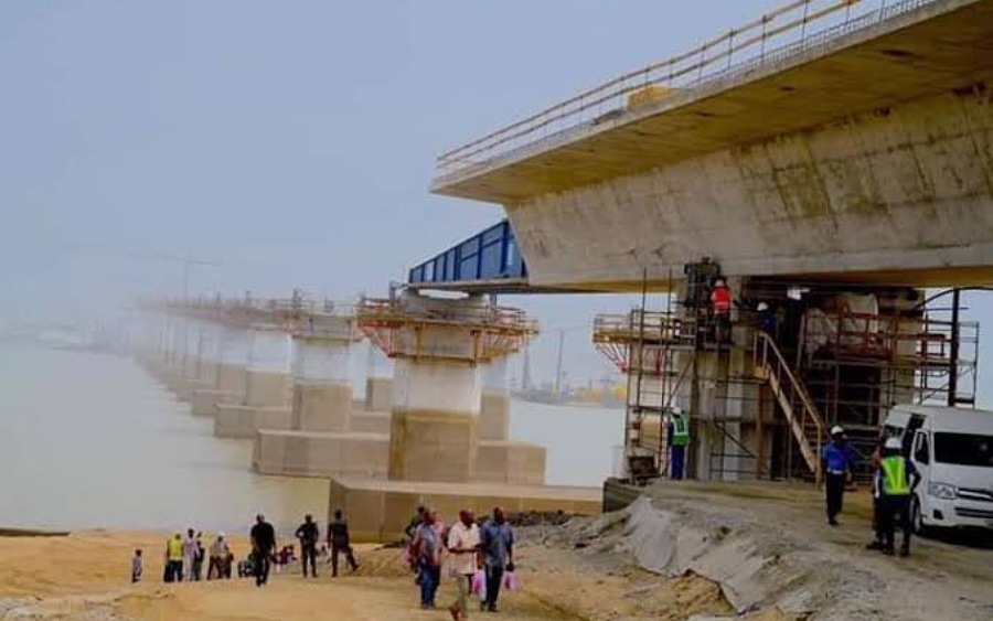 FG plans to open 2nd Niger Bridge in October and Lagos-Ibadan expressway in June 2022.