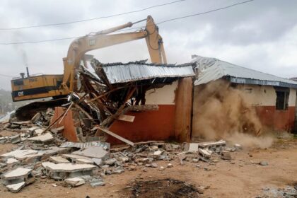 Lagos gov't demolishes illegal shops under powerline, road setbacks