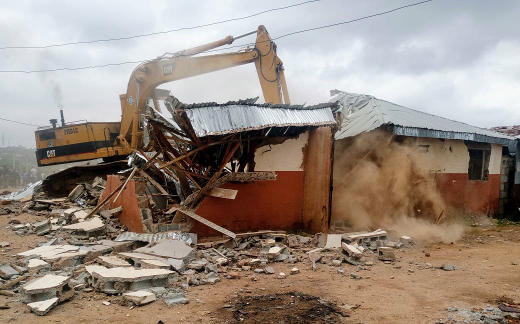Lagos gov't demolishes illegal shops under powerline, road setbacks