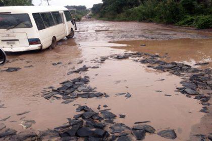 Abia State begins maintenance of Federal road