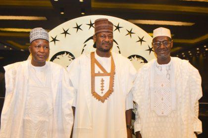 (Middle) Executive Governor of Katsina, Dikko Umar Radda; (Right) Honourabe Minister for Housing and Urban Development, Arc. Ahmed Musa Dangiwa; (Left) Hon. Minister of State for Housing and Urban Development, Engr. Abdullahi Tijjani Gwarzo, during a courtesy visit of the Executive Governor of Katsina State to the Ministry.