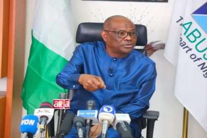 The Minister of the Federal Capital Territory (FCT), Nyesom Wike, has initiated the upgrading of Airport Road lighting with intelligent Smart Light Emitting Diode